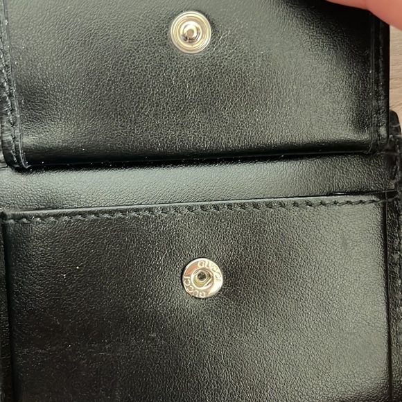 Gucci Embroidered Bi-Fold Wallet - Picture 4 of 9